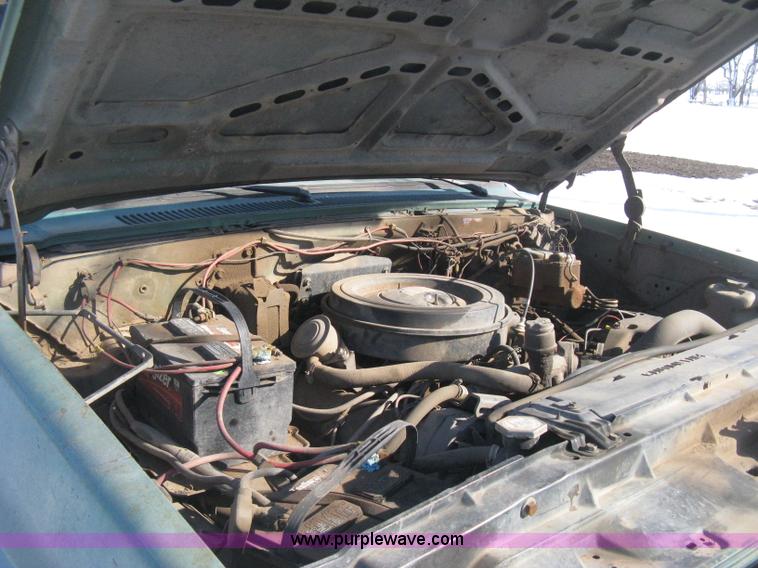 image for item E3106 1985 Chevrolet flatbed pickup truck