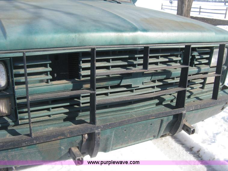 image for item E3106 1985 Chevrolet flatbed pickup truck