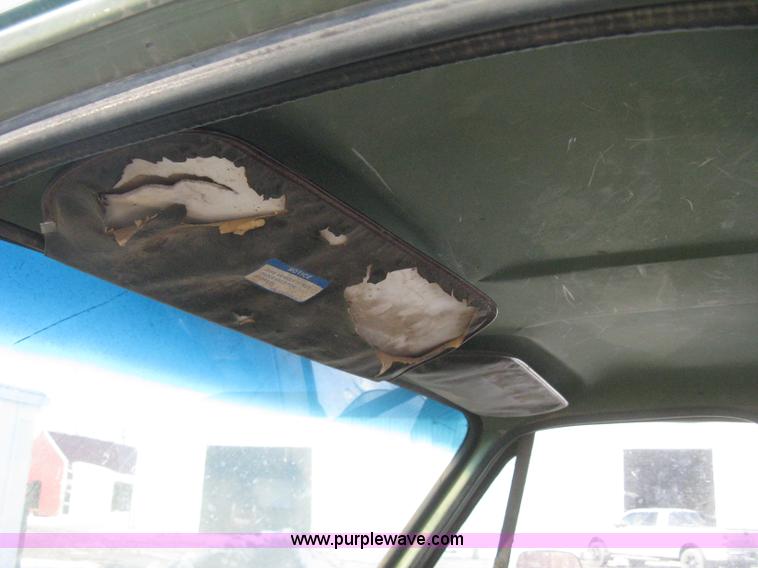 image for item E3106 1985 Chevrolet flatbed pickup truck