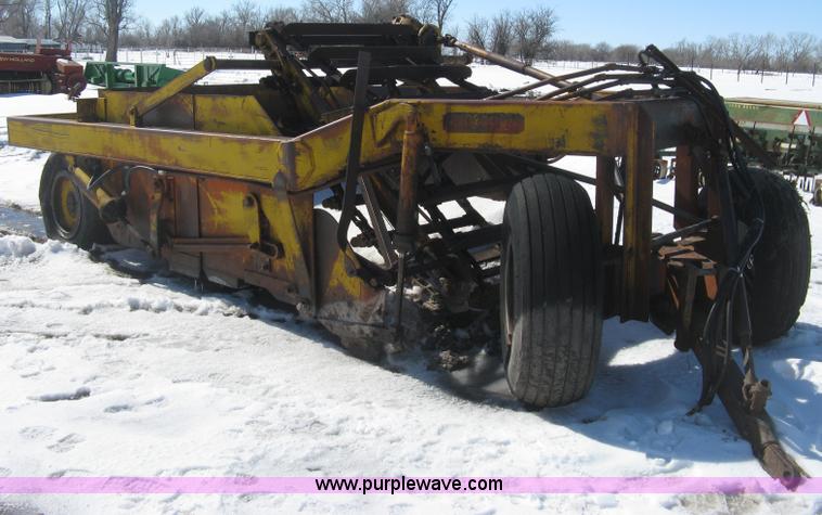 image for item E3108 Hancock elevating scraper