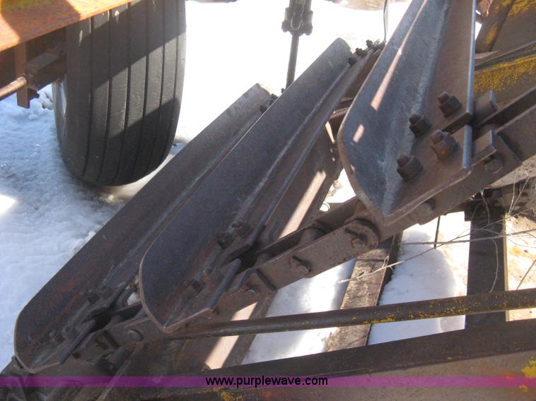 image for item E3108 Hancock elevating scraper