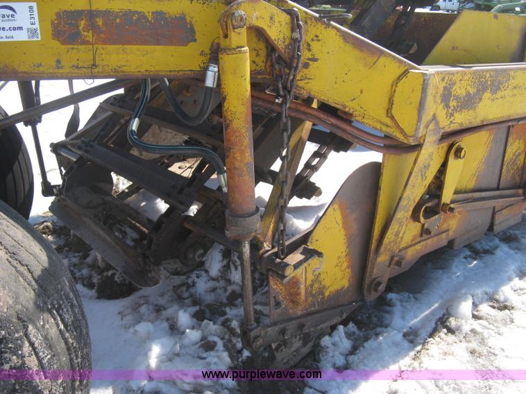 image for item E3108 Hancock elevating scraper