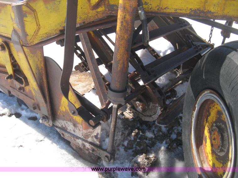 image for item E3108 Hancock elevating scraper