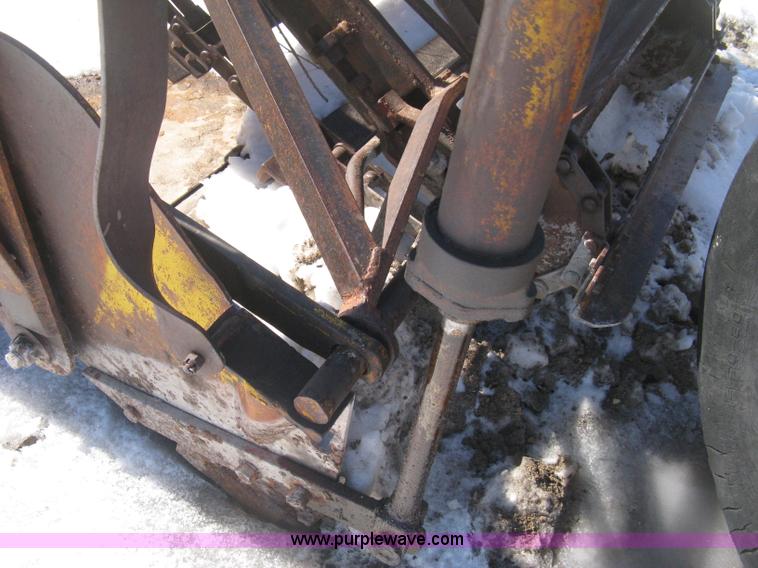 image for item E3108 Hancock elevating scraper