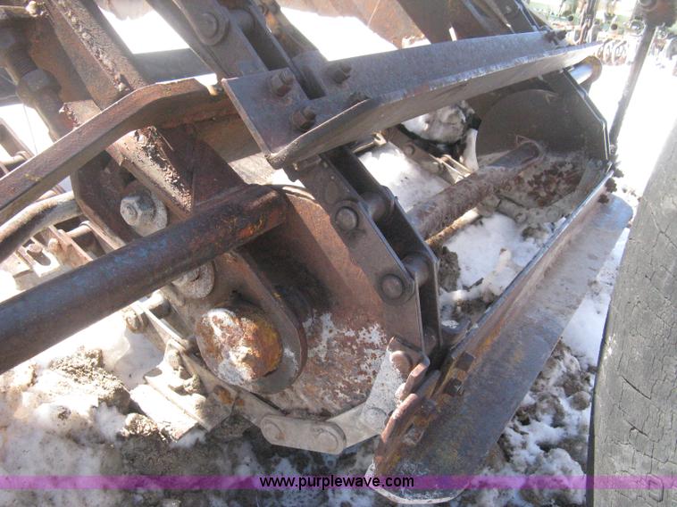 image for item E3108 Hancock elevating scraper