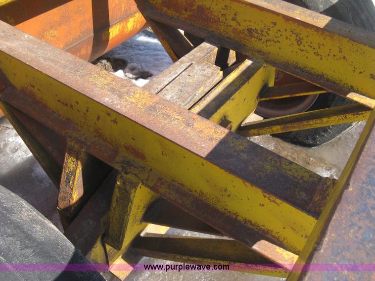 image for item E3108 Hancock elevating scraper