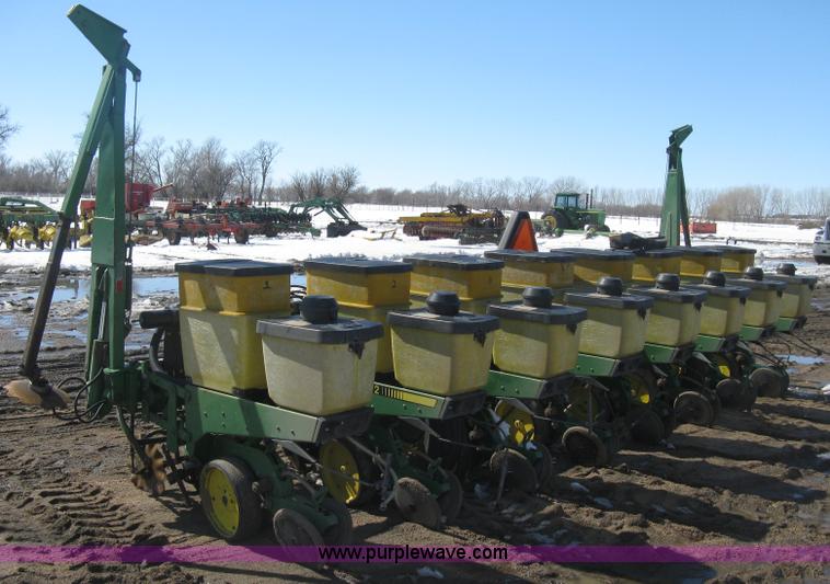 image for item E3110 John Deere 7300 planter