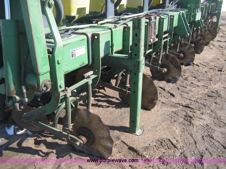 image for item E3110 John Deere 7300 planter