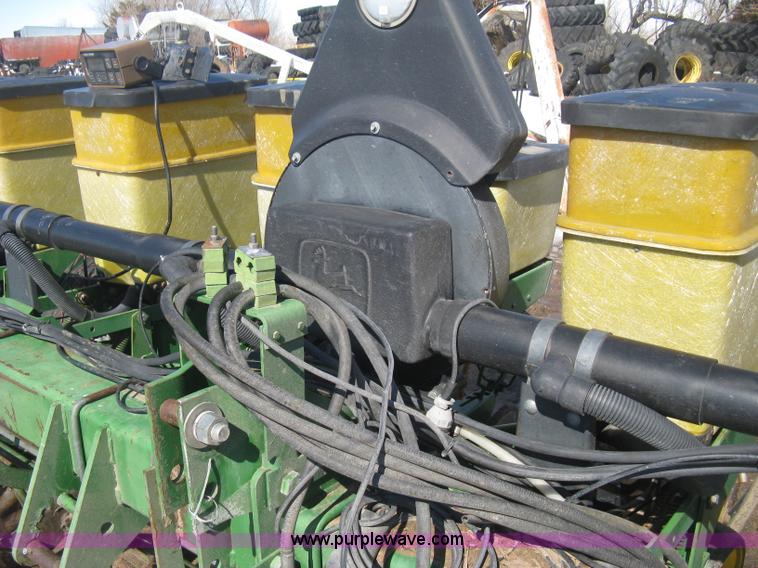 image for item E3110 John Deere 7300 planter