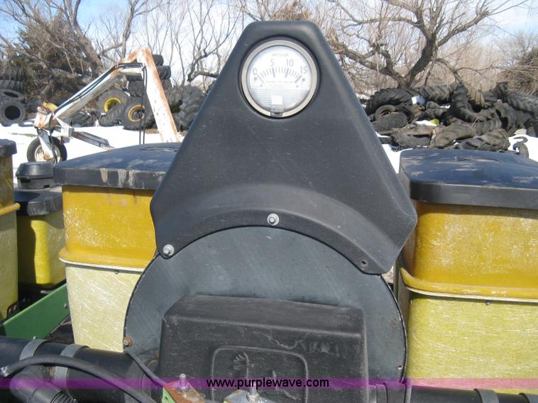 image for item E3110 John Deere 7300 planter