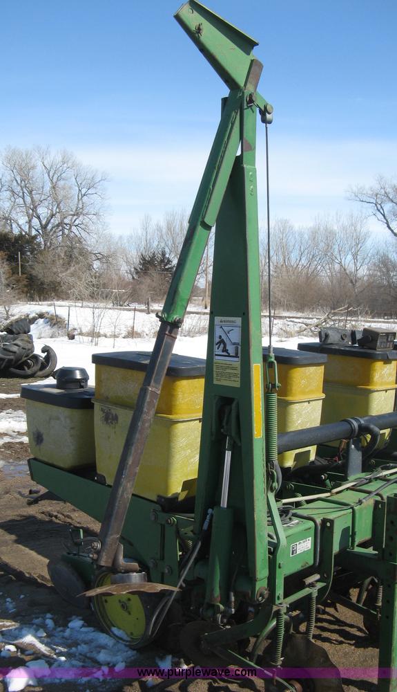 image for item E3110 John Deere 7300 planter