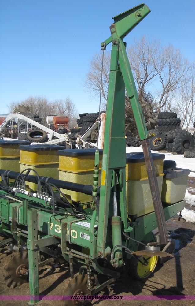 image for item E3110 John Deere 7300 planter