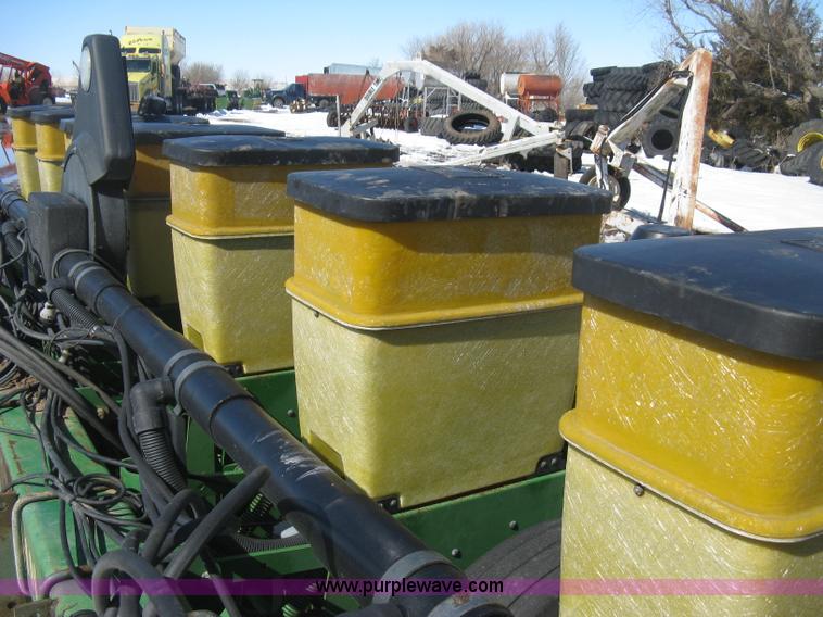 image for item E3110 John Deere 7300 planter