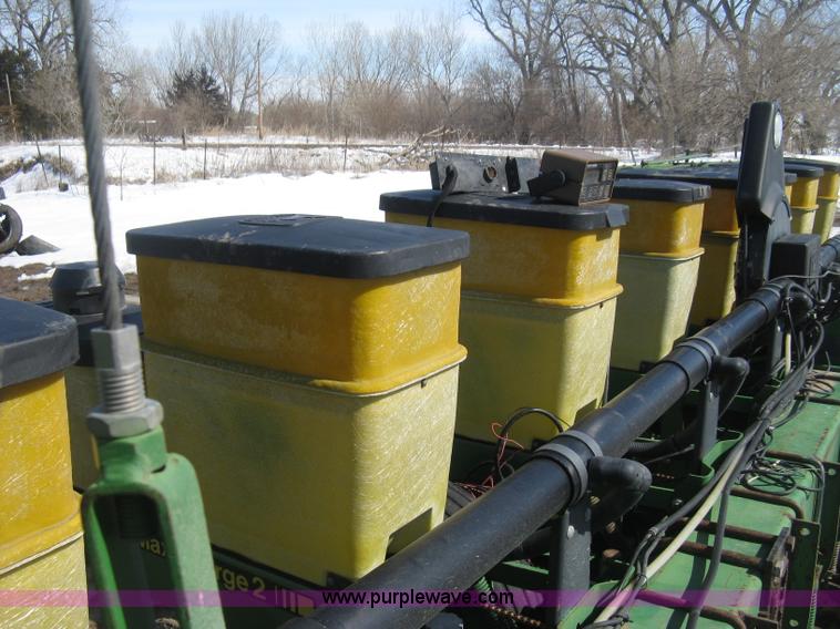 image for item E3110 John Deere 7300 planter