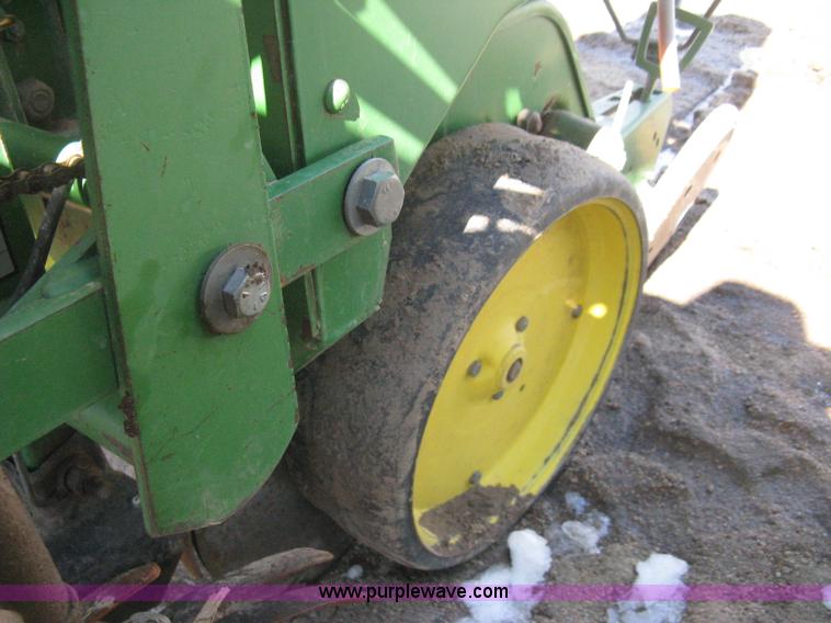 image for item E3110 John Deere 7300 planter