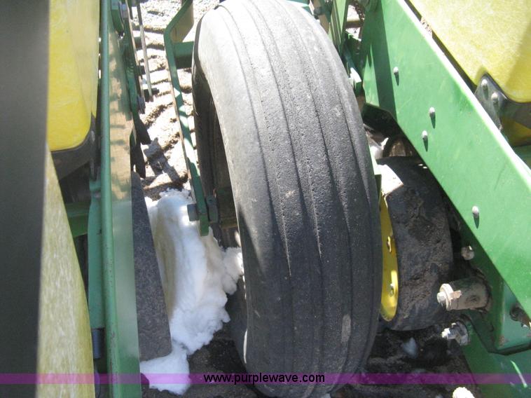 image for item E3110 John Deere 7300 planter