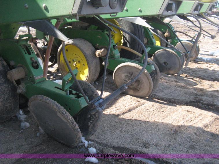 image for item E3110 John Deere 7300 planter