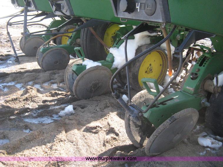 image for item E3110 John Deere 7300 planter