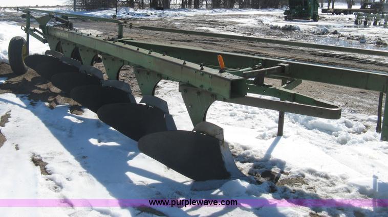 image for item E3111 John Deere 1350-1450 six bottom plow
