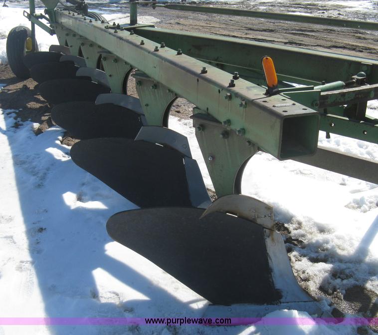 image for item E3111 John Deere 1350-1450 six bottom plow