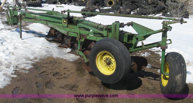 image for item E3111 John Deere 1350-1450 six bottom plow