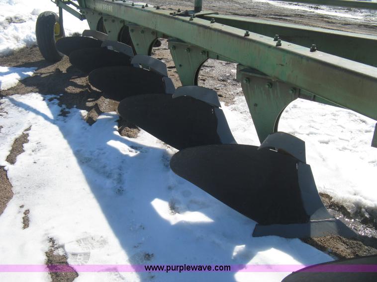 image for item E3111 John Deere 1350-1450 six bottom plow