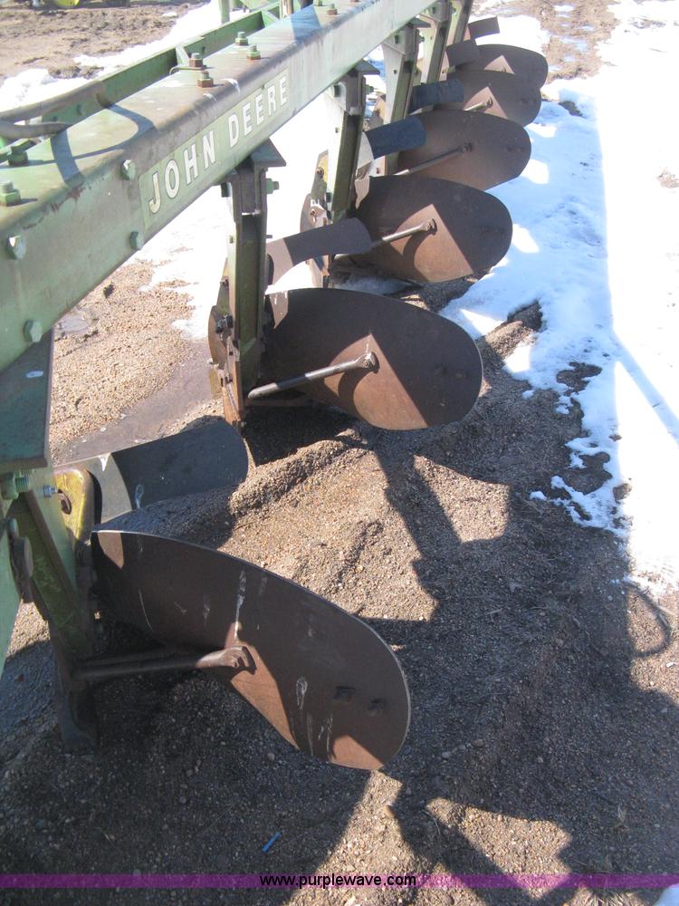 image for item E3111 John Deere 1350-1450 six bottom plow