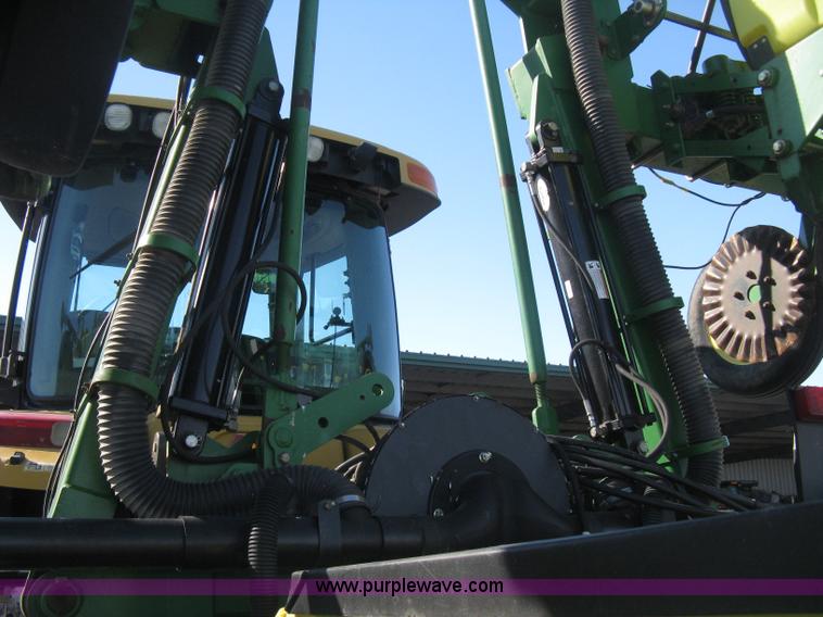 image for item E3115 2005 John Deere 1720 integral stack-fold planter