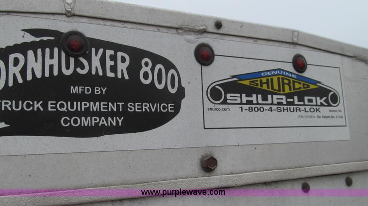 image for item E3777 2010 Cornhusker 800 hopper bottom trailer