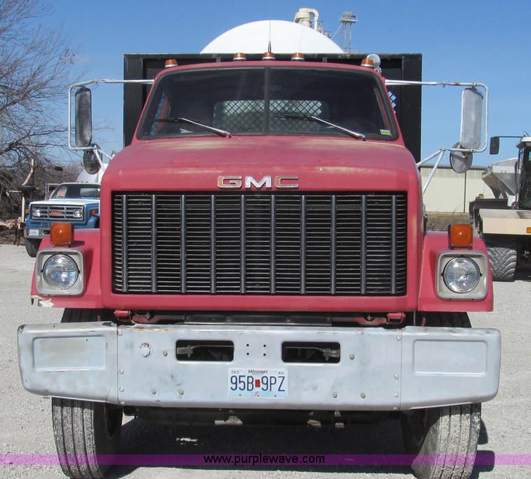 image for item E3779 1984 GMC Brigadier nurse tank truck