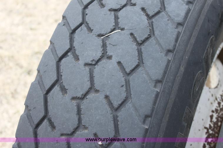 image for item E8401 Semi truck dolly