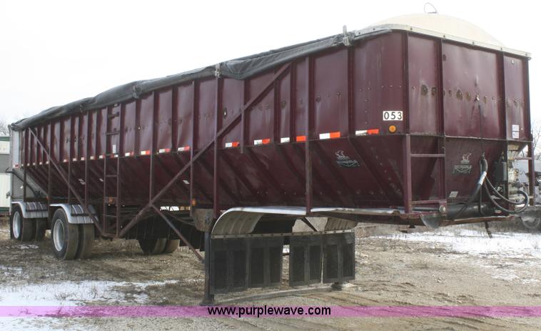 image for item F2830 2002 Trinity spread axle self unloading trailer