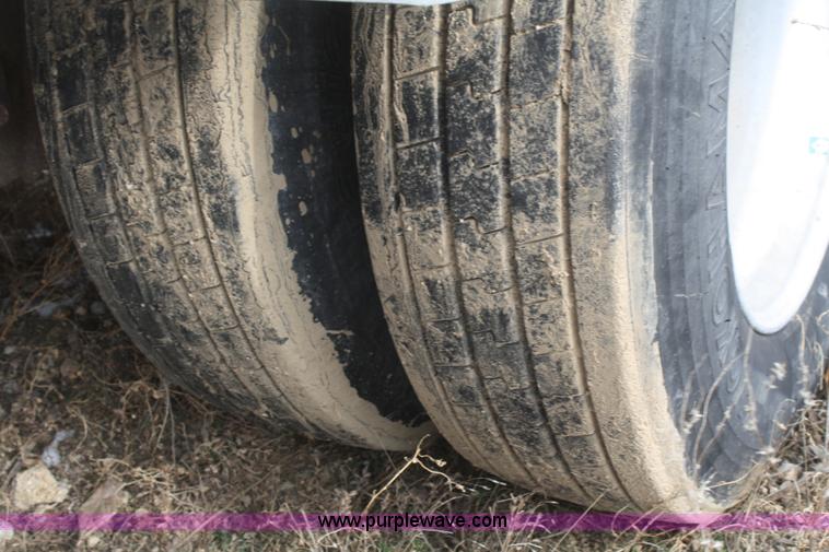 image for item F2830 2002 Trinity spread axle self unloading trailer