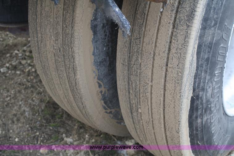 image for item F2830 2002 Trinity spread axle self unloading trailer