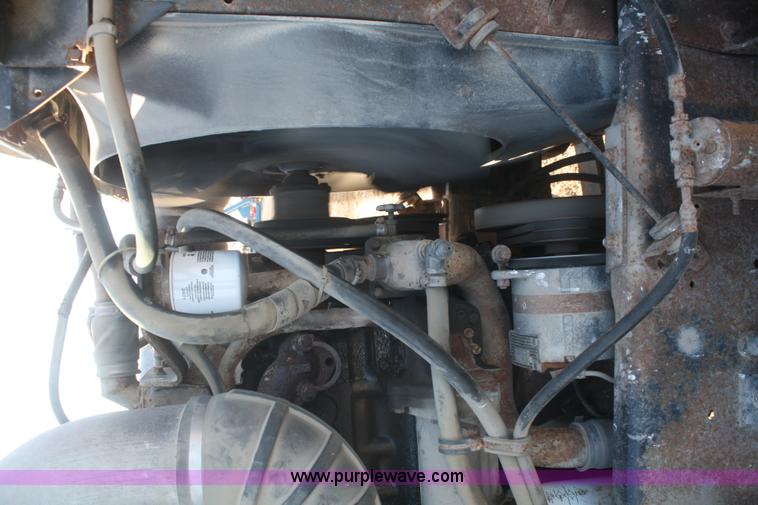 image for item F2986 1985 International F9370 dry fertilizer tender truck