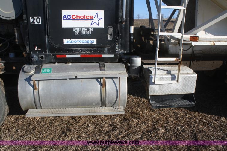 image for item F2986 1985 International F9370 dry fertilizer tender truck