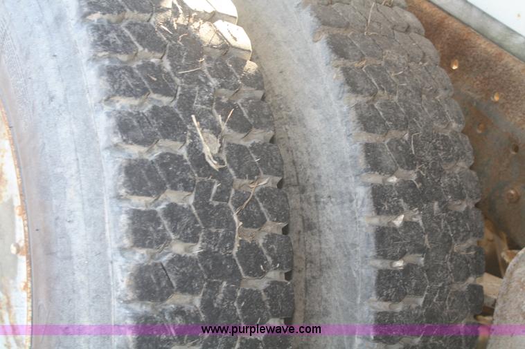 image for item F2986 1985 International F9370 dry fertilizer tender truck