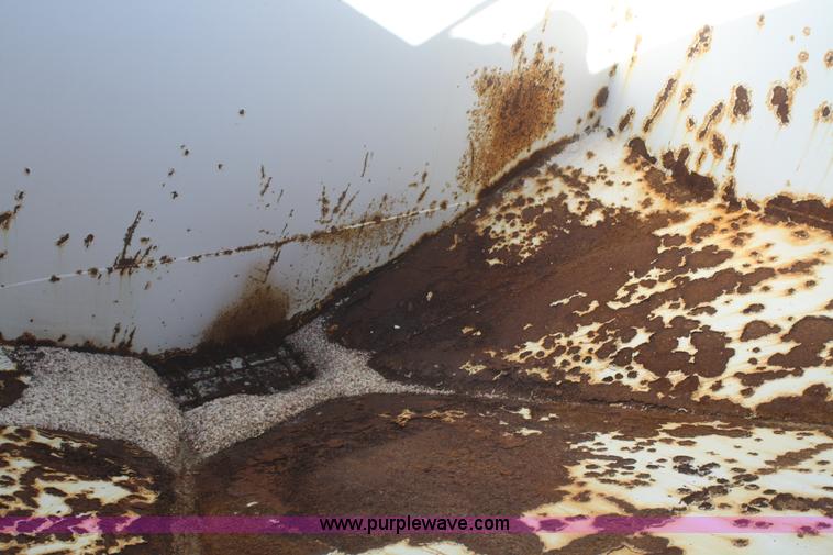 image for item F2986 1985 International F9370 dry fertilizer tender truck