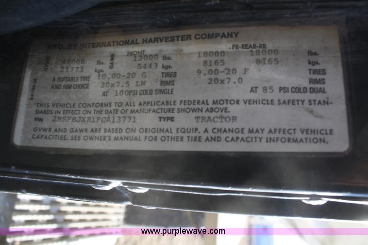 image for item F2986 1985 International F9370 dry fertilizer tender truck