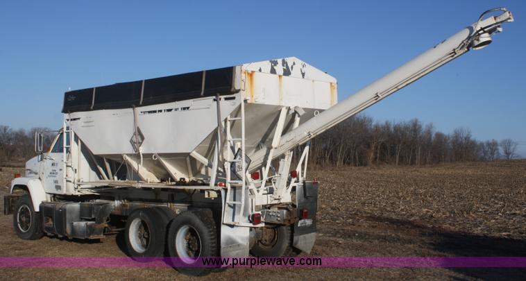 image for item F2987 1986 GMC Brigadier dry fertilizer tender truck