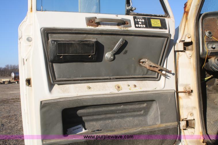 image for item F2987 1986 GMC Brigadier dry fertilizer tender truck