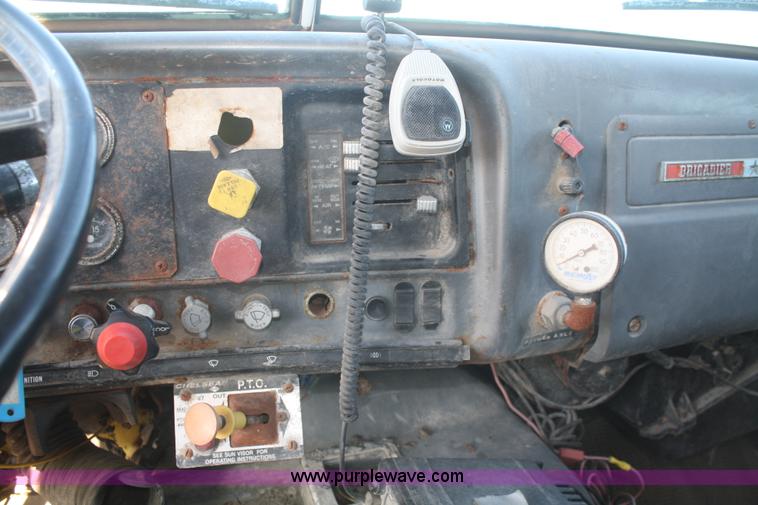 image for item F2987 1986 GMC Brigadier dry fertilizer tender truck