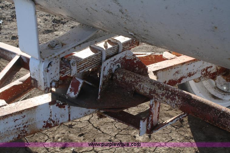 image for item F2988 1,000 gallon anhydrous ammonia tank on running gear