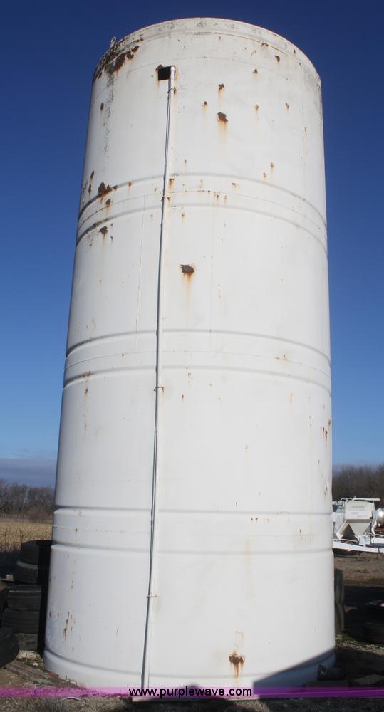 image for item F2989 Liquid fertilizer tank