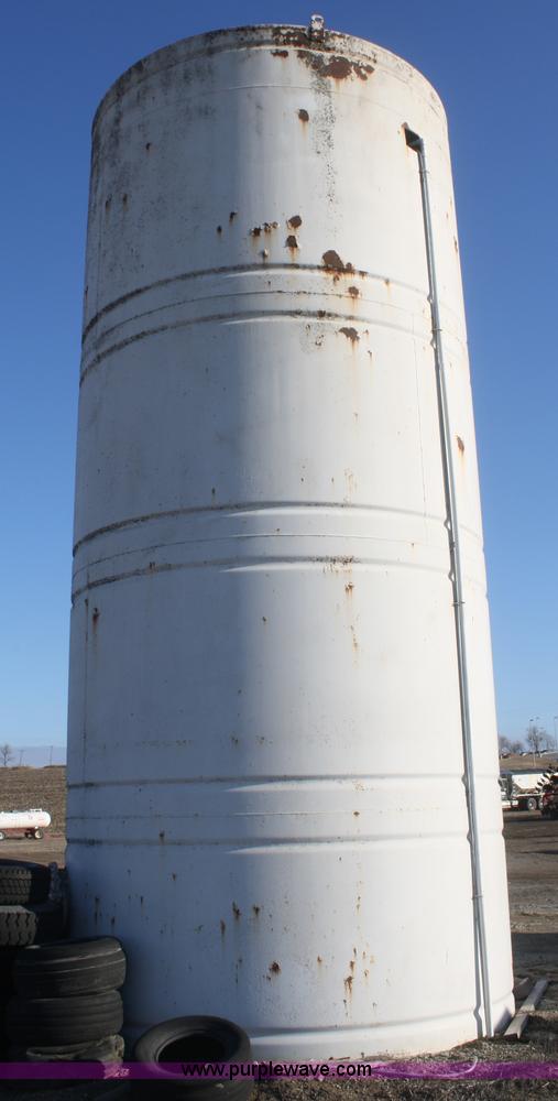 image for item F2989 Liquid fertilizer tank