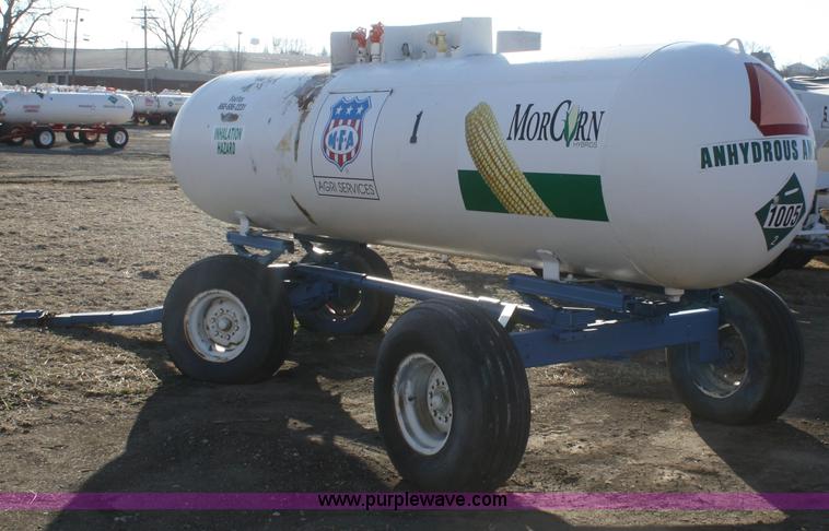 image for item F2990 1,000 gallon anhydrous ammonia tank on running gear