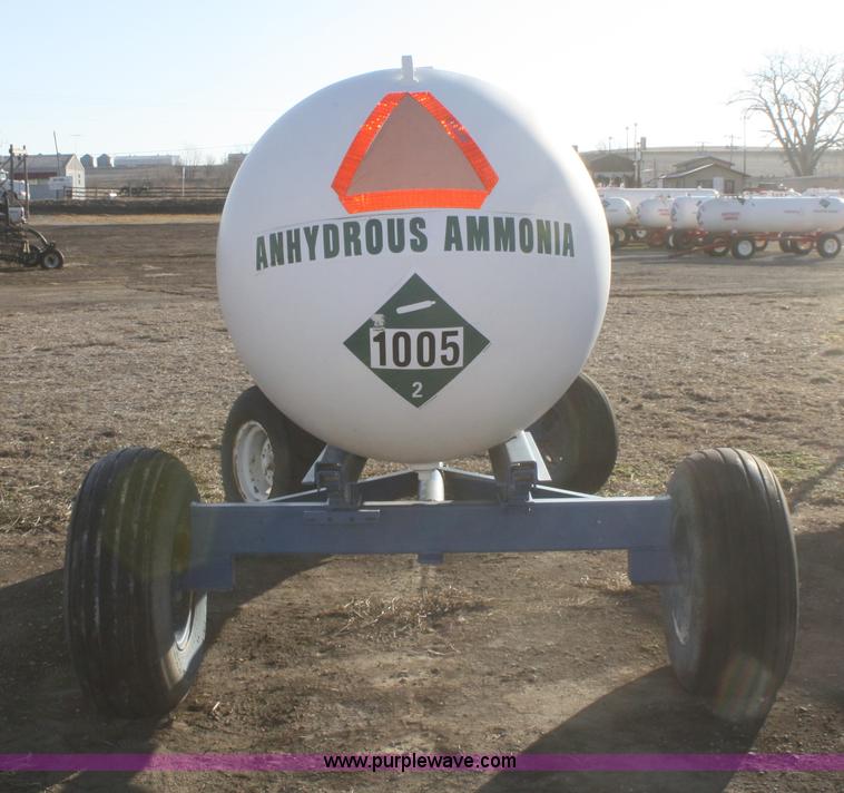 image for item F2990 1,000 gallon anhydrous ammonia tank on running gear