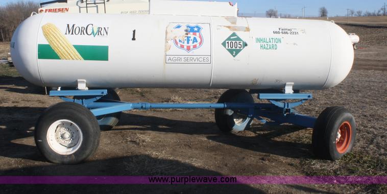 image for item F2990 1,000 gallon anhydrous ammonia tank on running gear