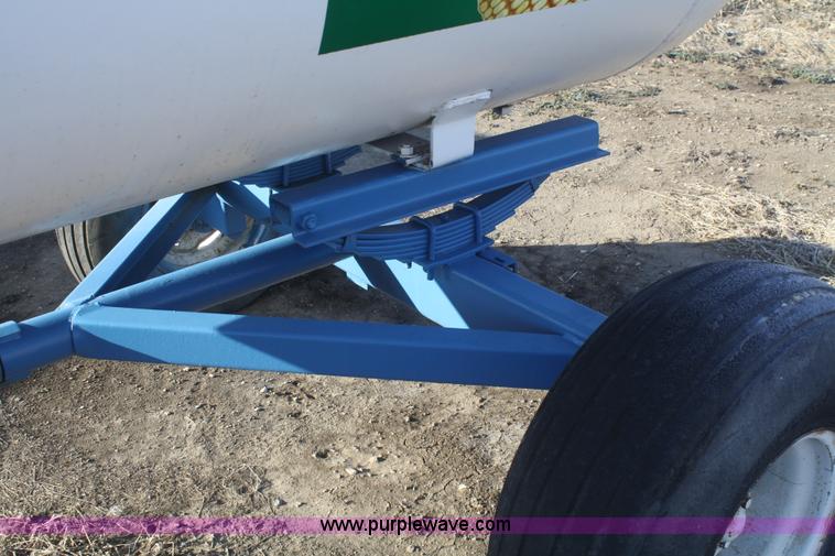 image for item F2990 1,000 gallon anhydrous ammonia tank on running gear