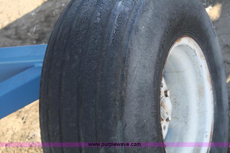 image for item F2990 1,000 gallon anhydrous ammonia tank on running gear